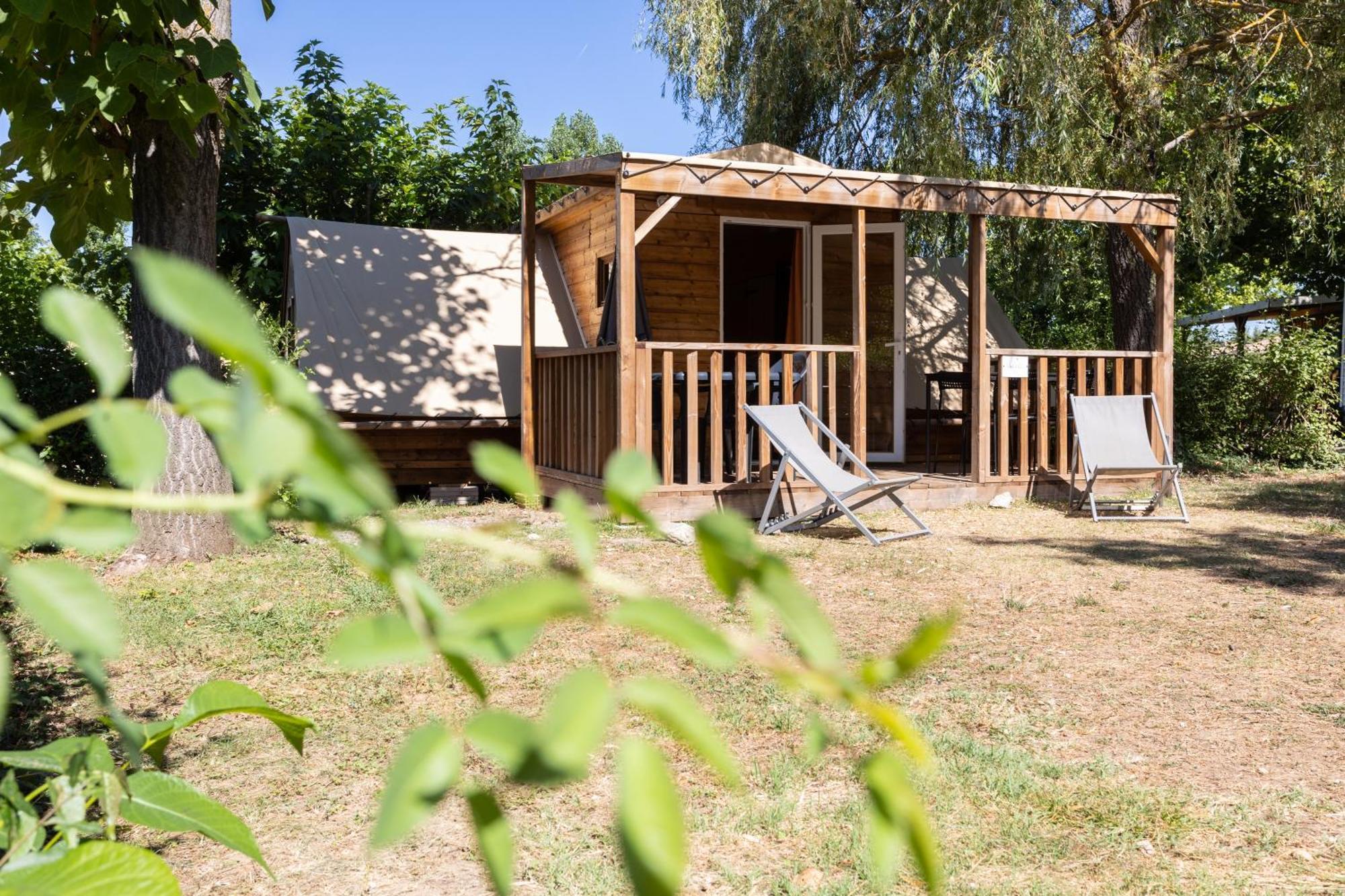 Camping Sites Et Paysages Les Pres Hauts 시스트롱 외부 사진