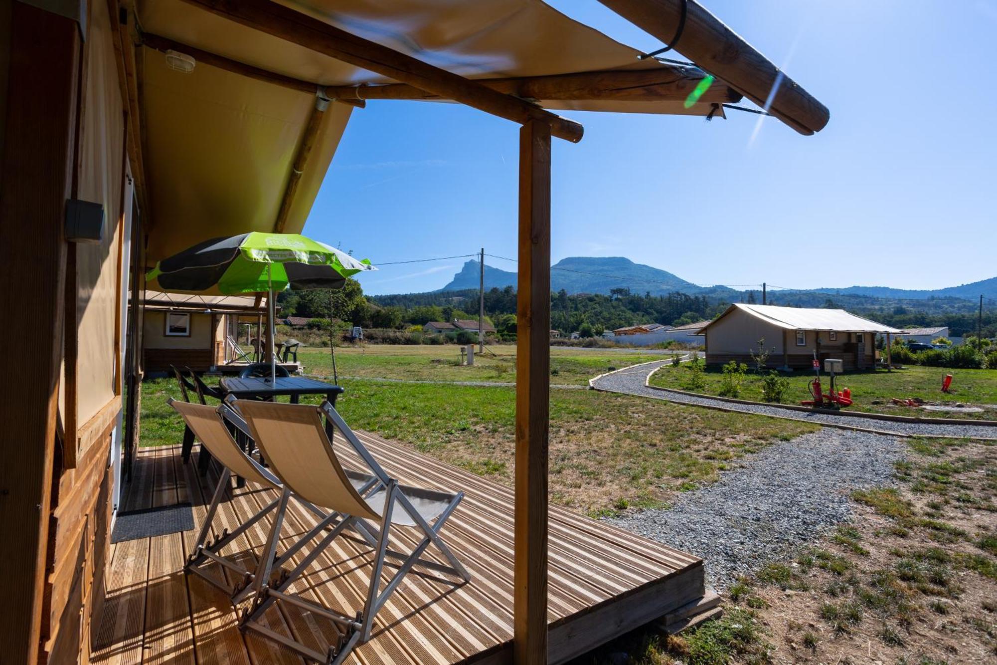 Camping Sites Et Paysages Les Pres Hauts 시스트롱 외부 사진